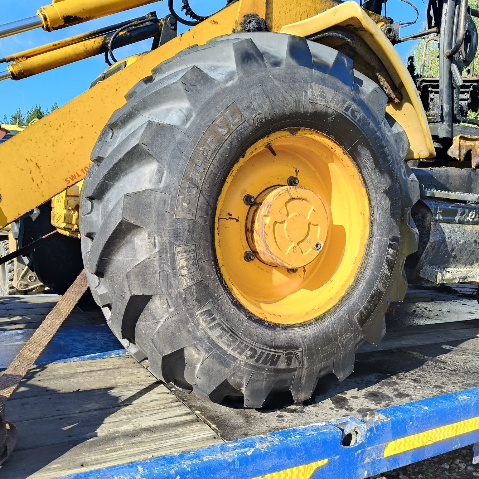 Koparko-ładowarka JCB CX3