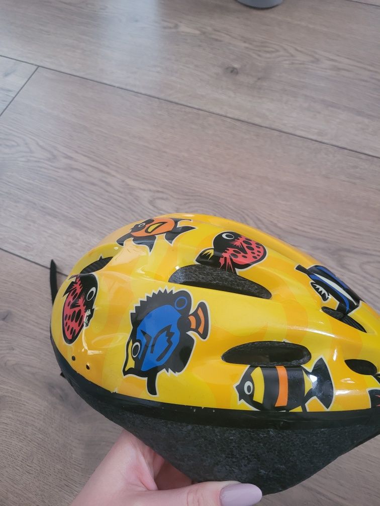kolorowy kask dziecięcy