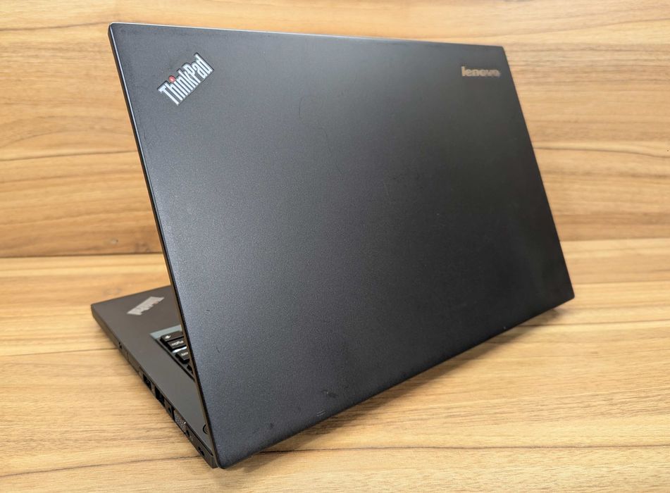 55/Lenovo ThinkPad T440s/14"/Intel I5-4300U/240 GB SSD/RAM 12 GB/