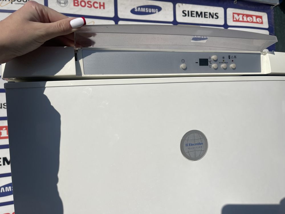 Морозильна камера б/в Electrolux No Frost #06735 висота 185см,обєм215л