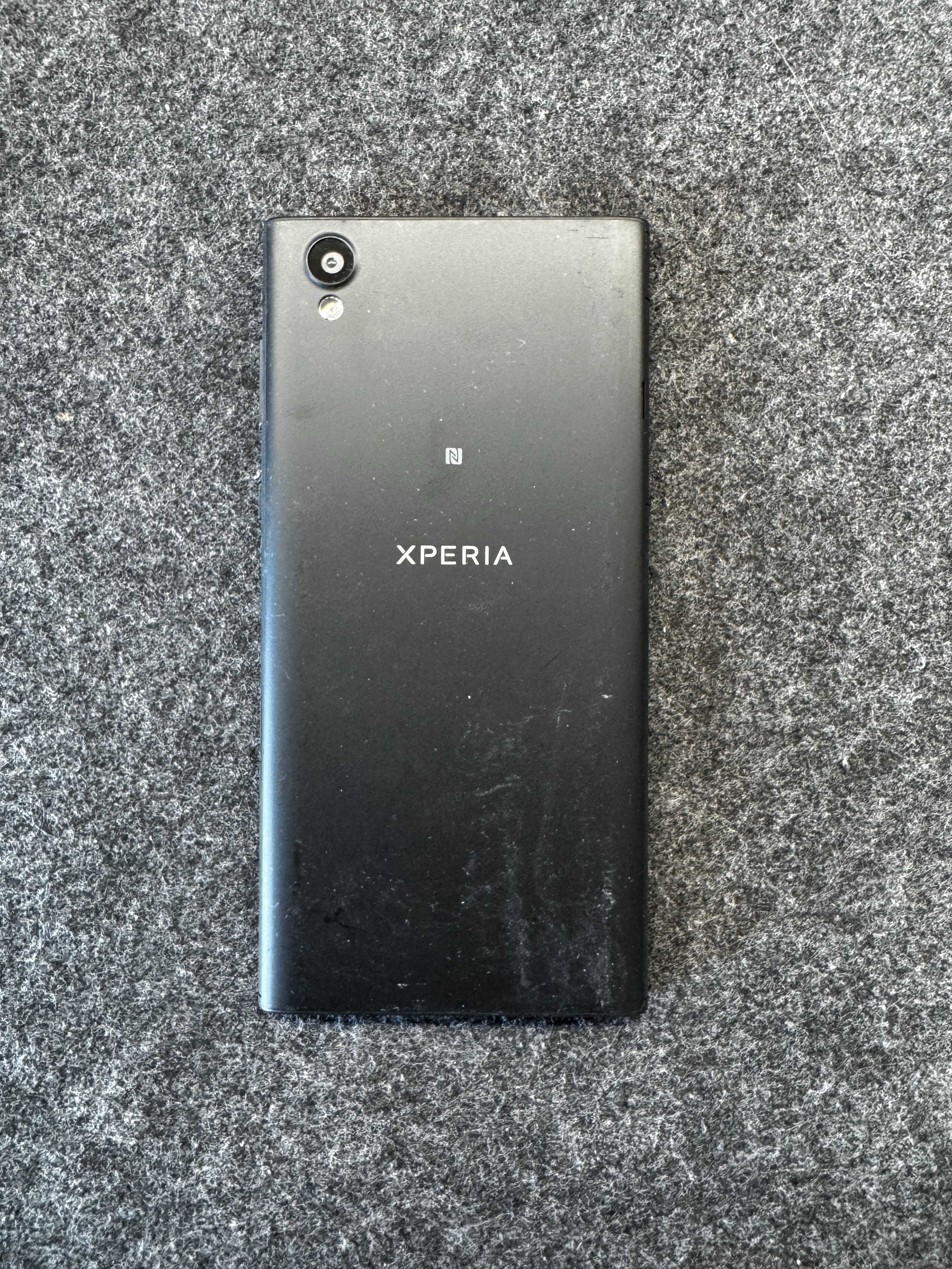Atrapa telefonu Sony Xperia L1