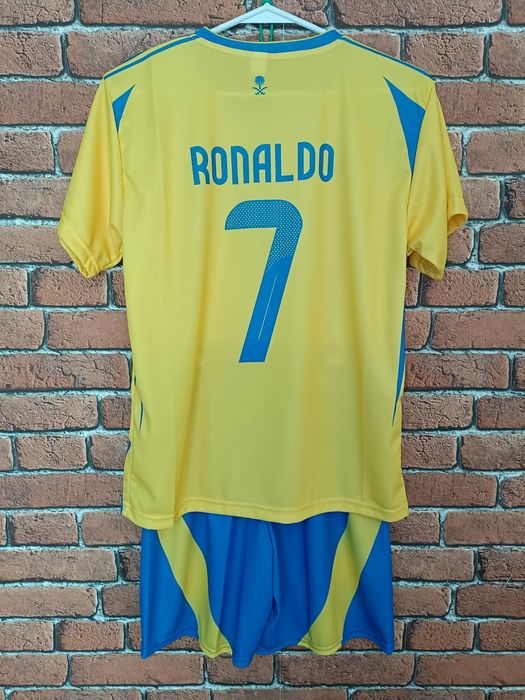 Strój piłkarski dziecięcy Al-Nassr Ronaldo rozm. 158
