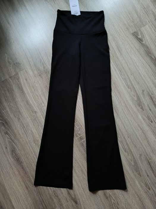 Nowe spodnie dzwony xs