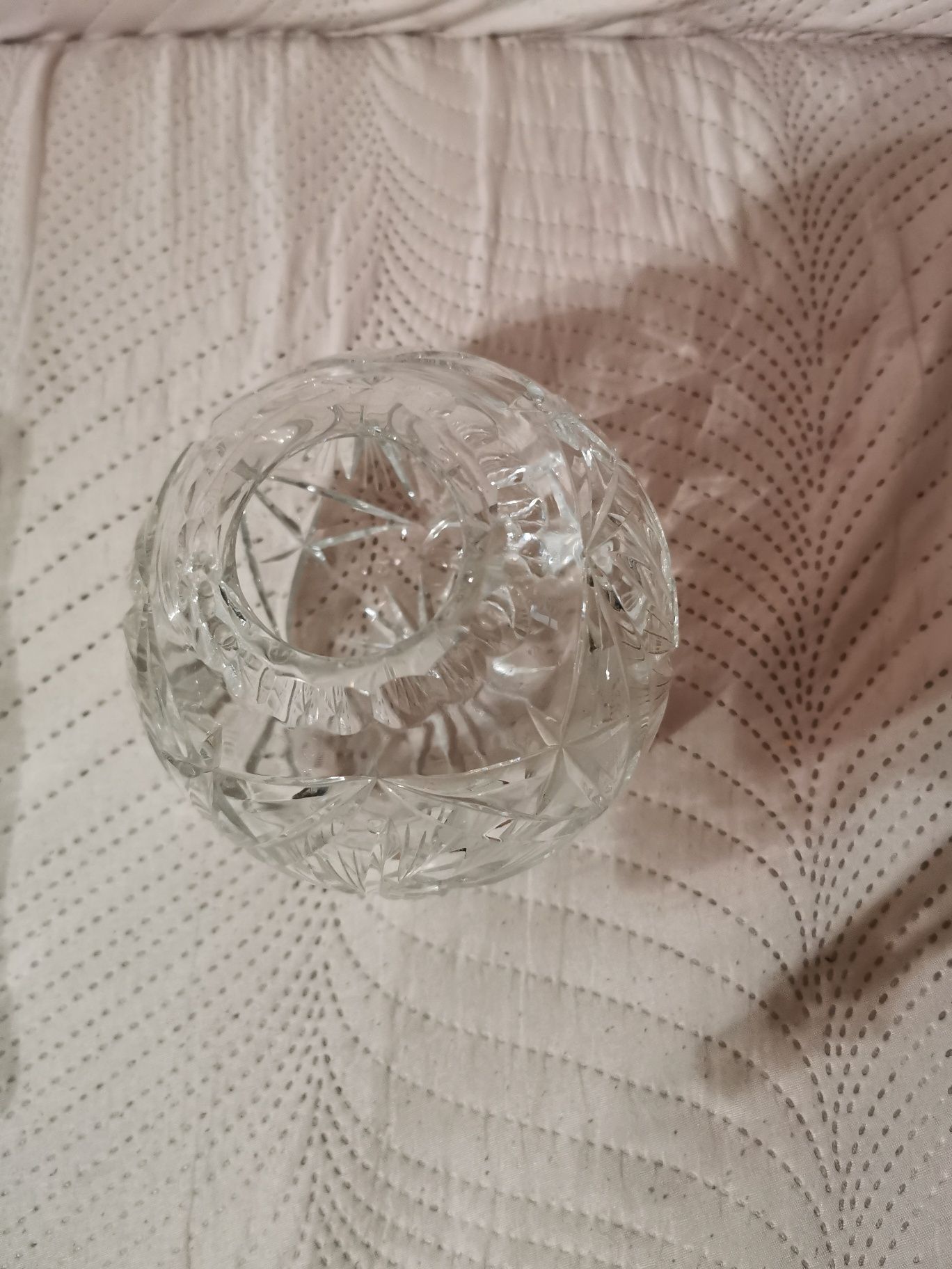 Kryszlatowy wazon kula okrągły z kolekcji Młynek pamiątki PRL