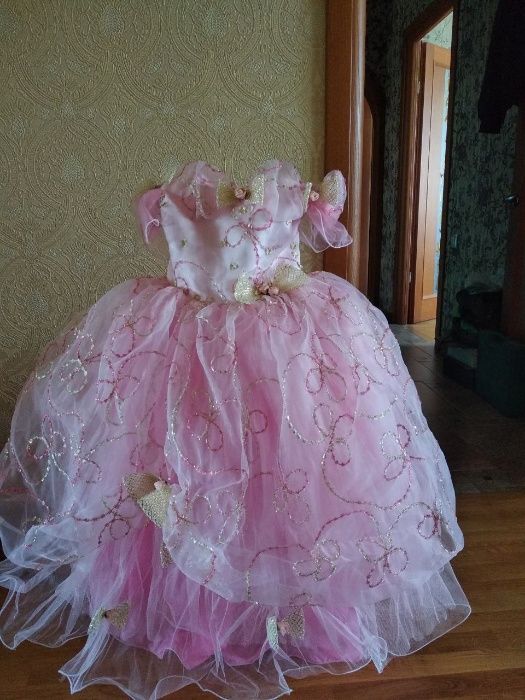 Нарядное платье на выпускной