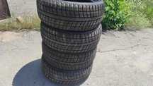 Продам автошини 235/55. R17.