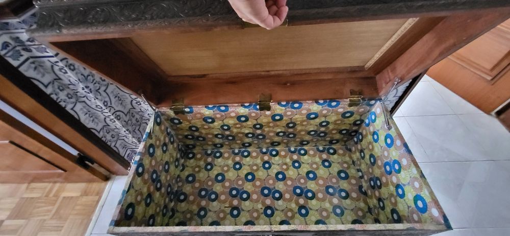 Arca de madeira em perfeito estado