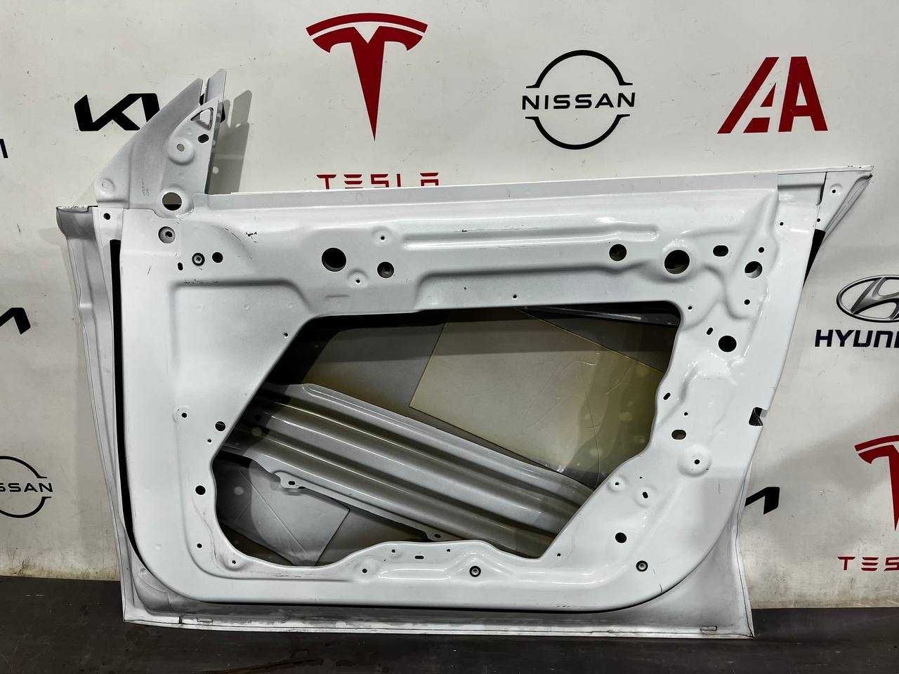 Двері передні праві Tesla Y 1493538-00-D оригінал 2020-2024