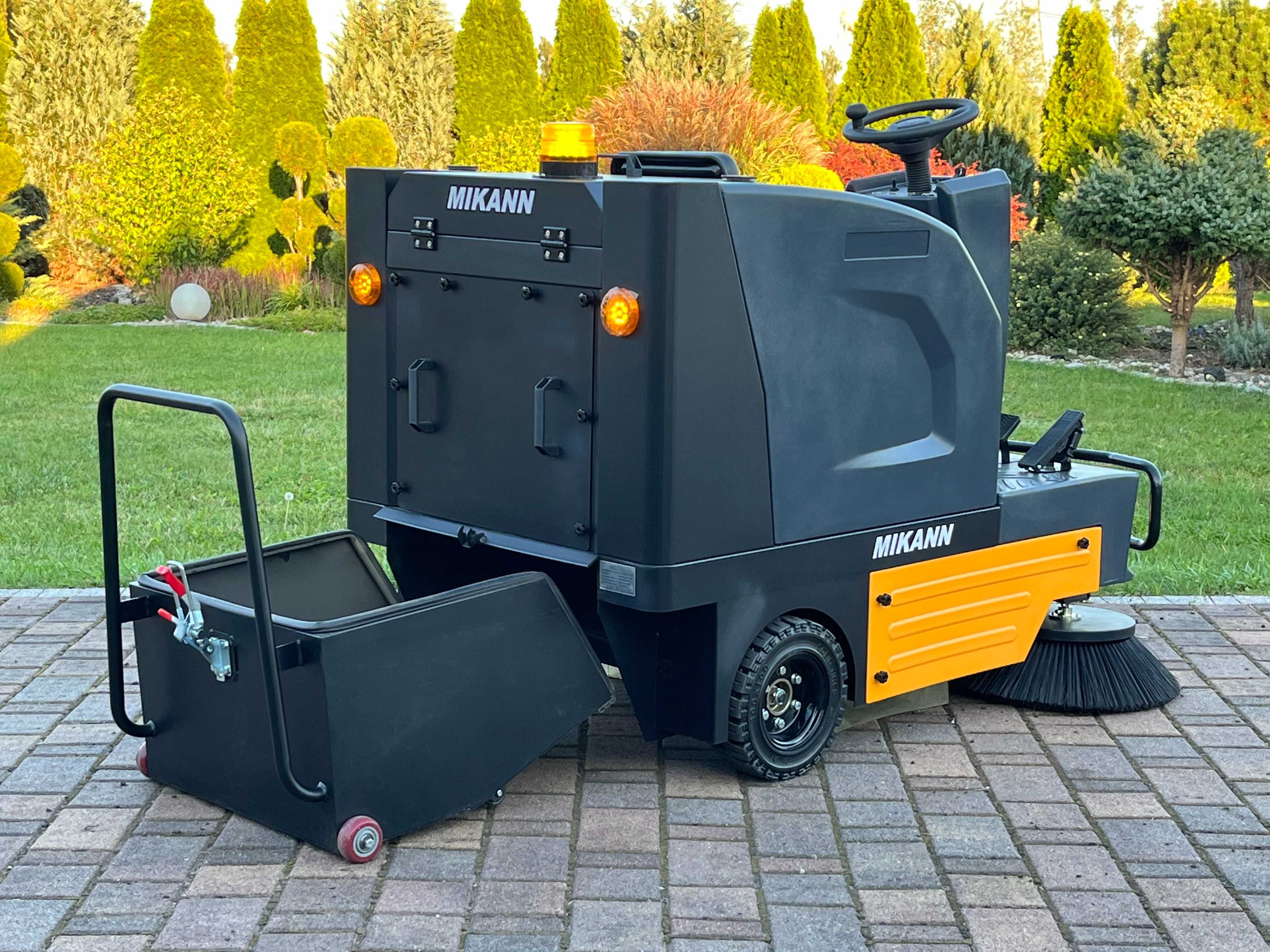 Zamiatarka samojezdna Mikann ME135, Karcher, Hako , Japan Trak