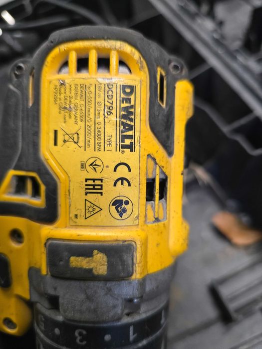 Wiertarko-wkrętarka Dewalt DCD796 bateria ładowarka walizka