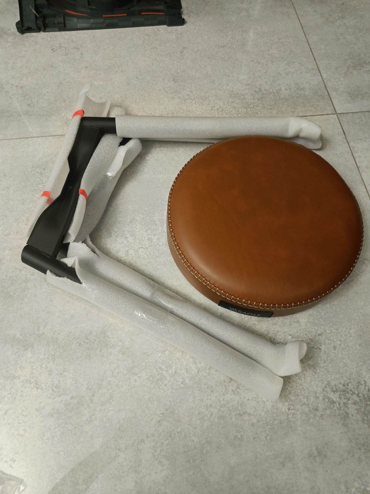 Taboret stołek ekoskóra brąz