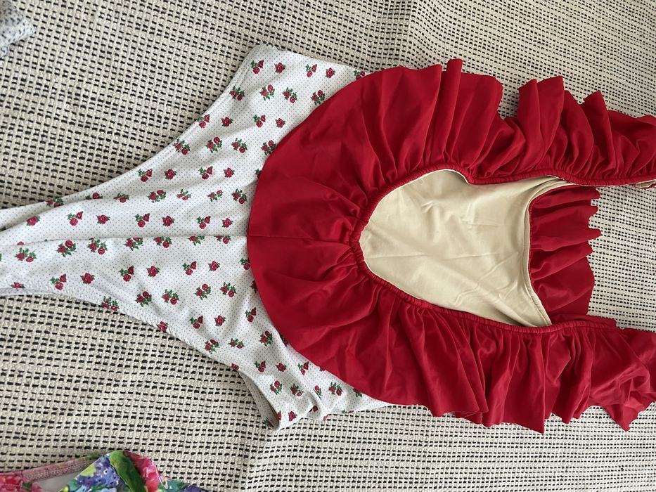 Biquini preto e fato de banho BOW e Kitess