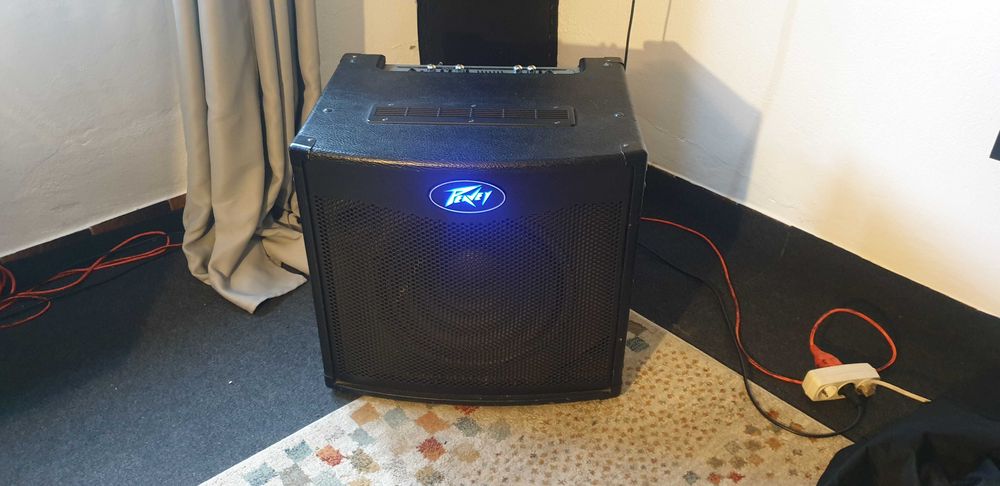 Peavey Tour Series TKO 115 1x15" 400W Bass Combo Amp