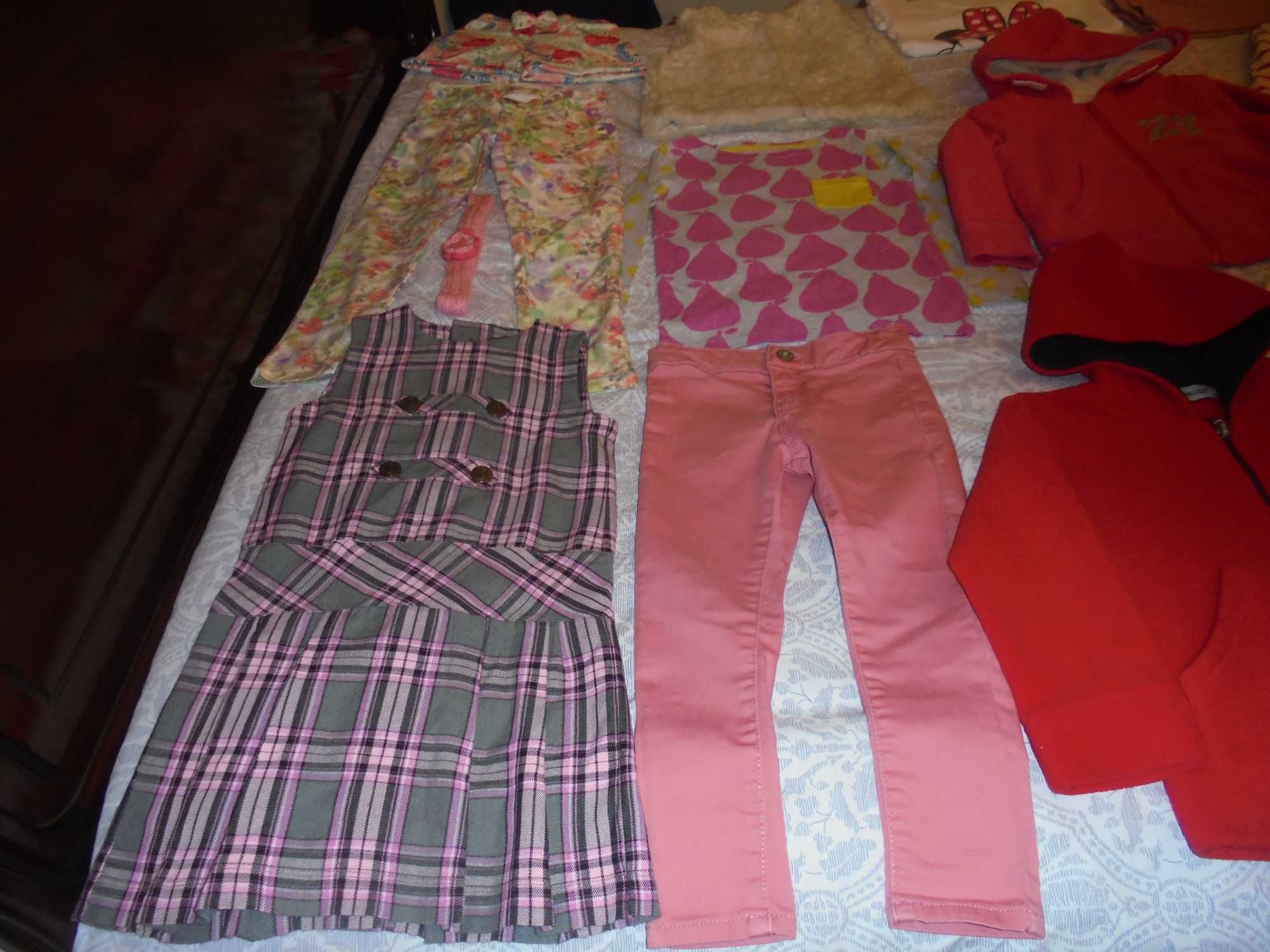 lote de roupa de menina a meia amarela