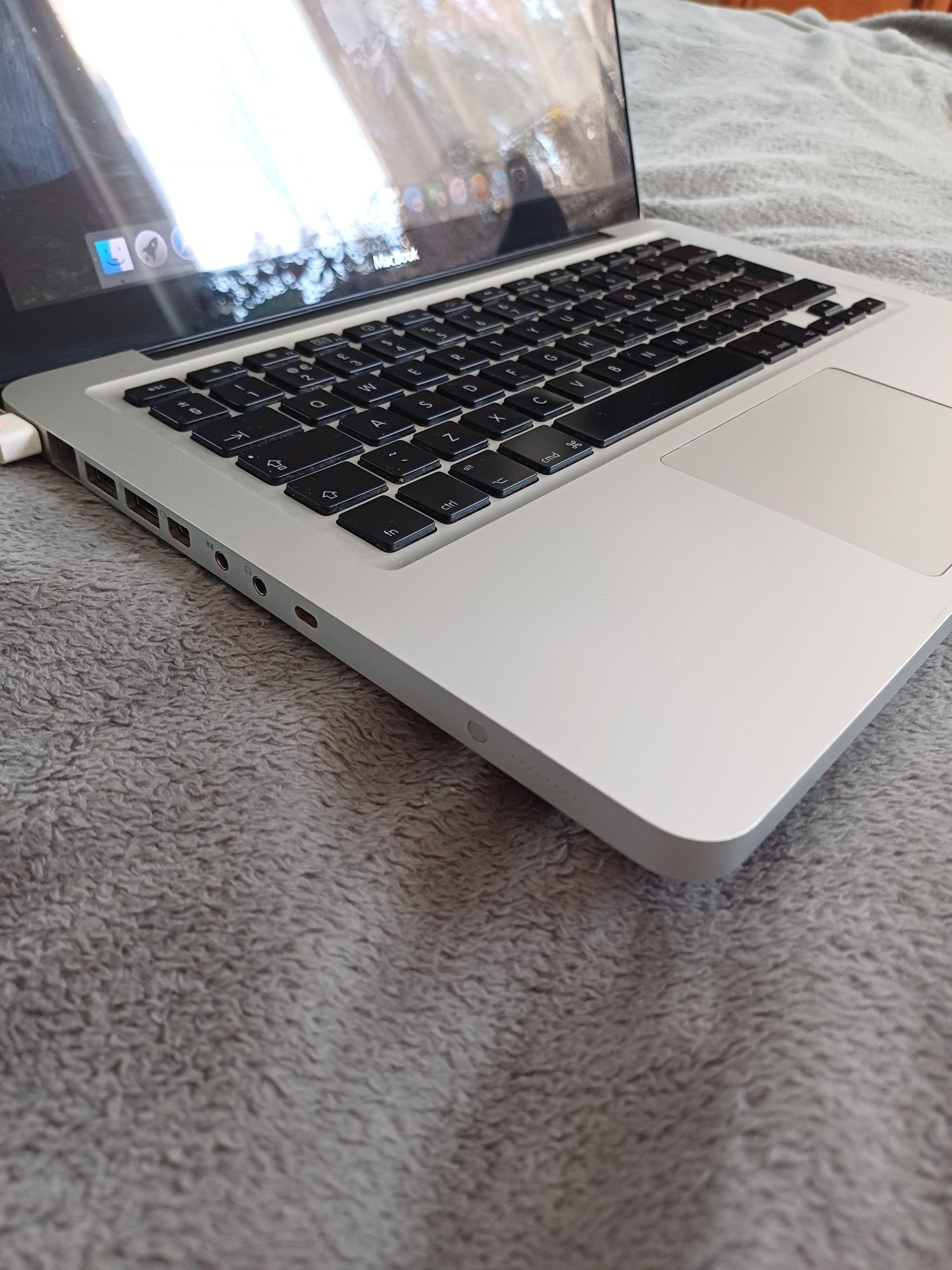 Macbook A1278 intel Core 2 Duo