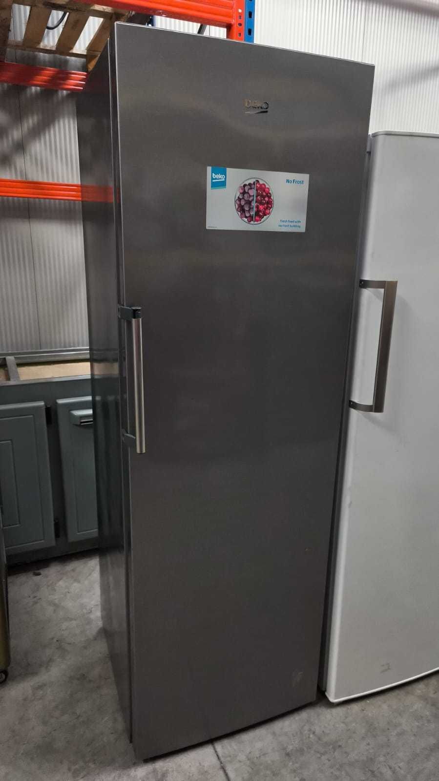 Arca congeladora vertical com 8 gavetas