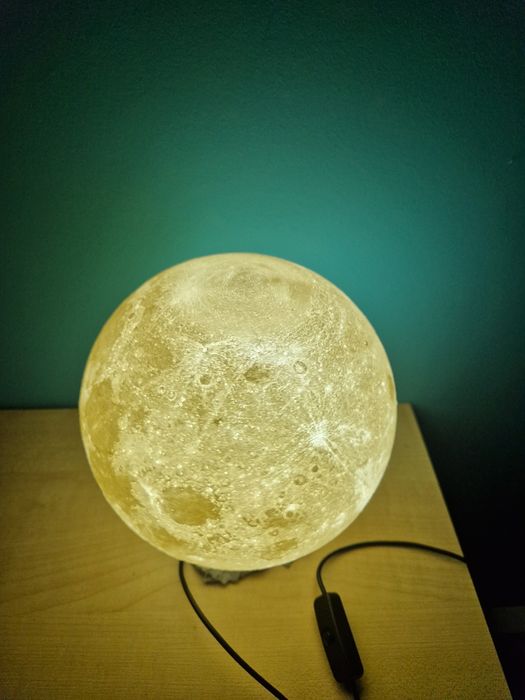 Nowa lampa w kształcie księżyca kosmos na usb