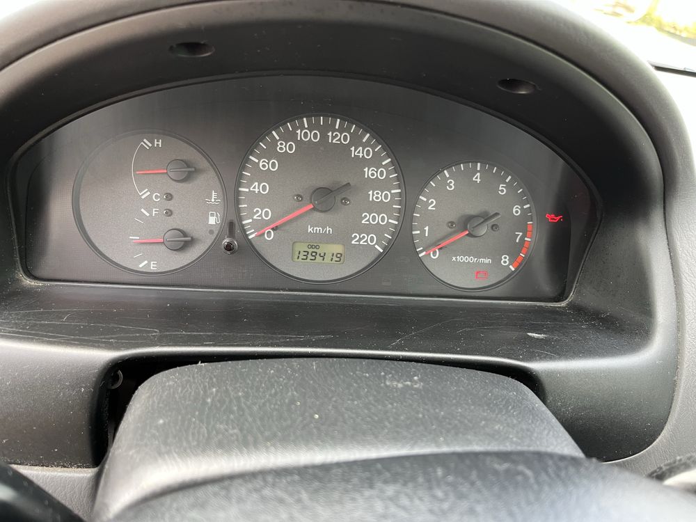 Mazda 323 1,5 benzyna rok 99