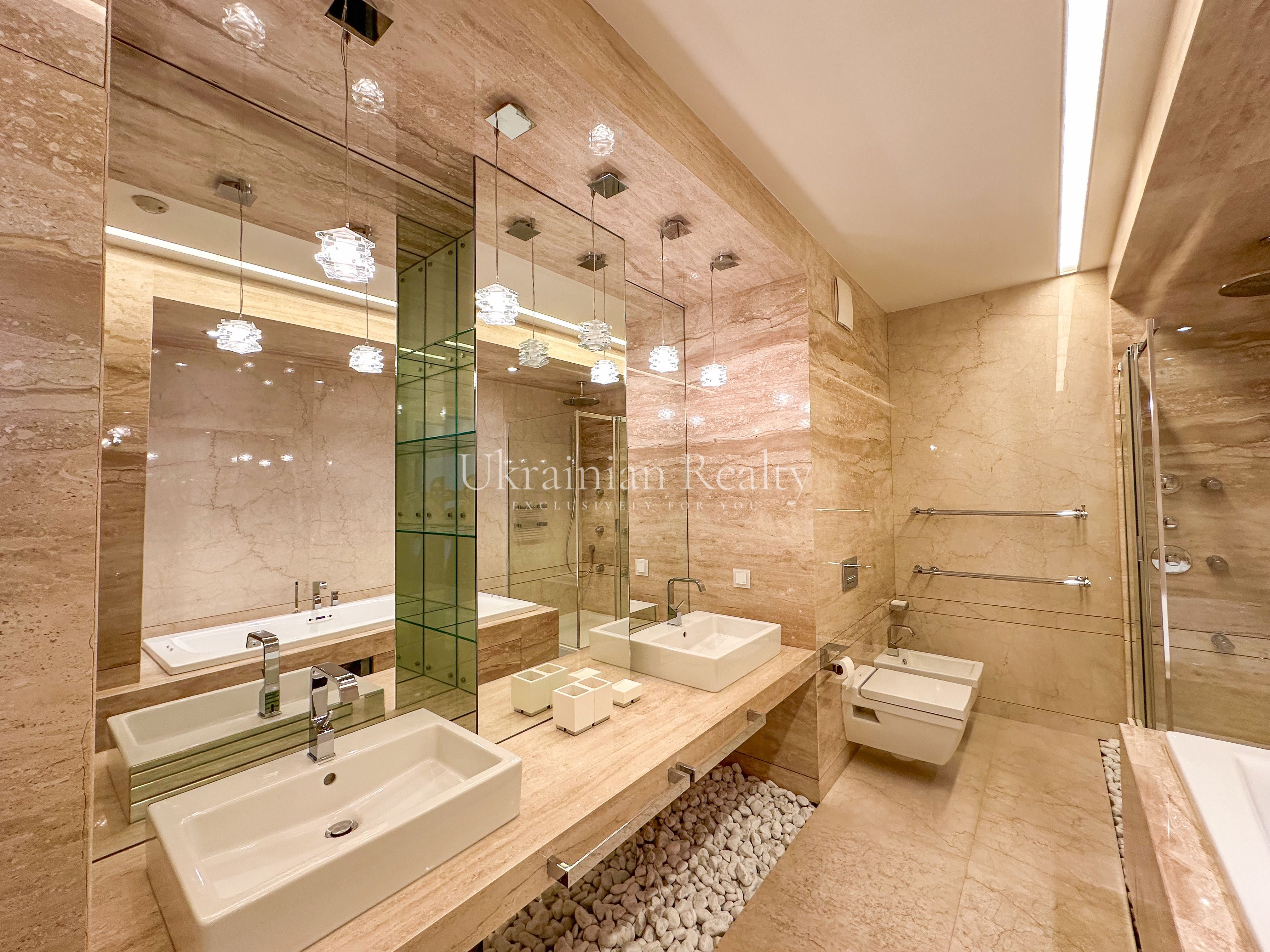 Продаж квартири 299 кв. м. ЖК Тріумф вул. Зверінецька 59