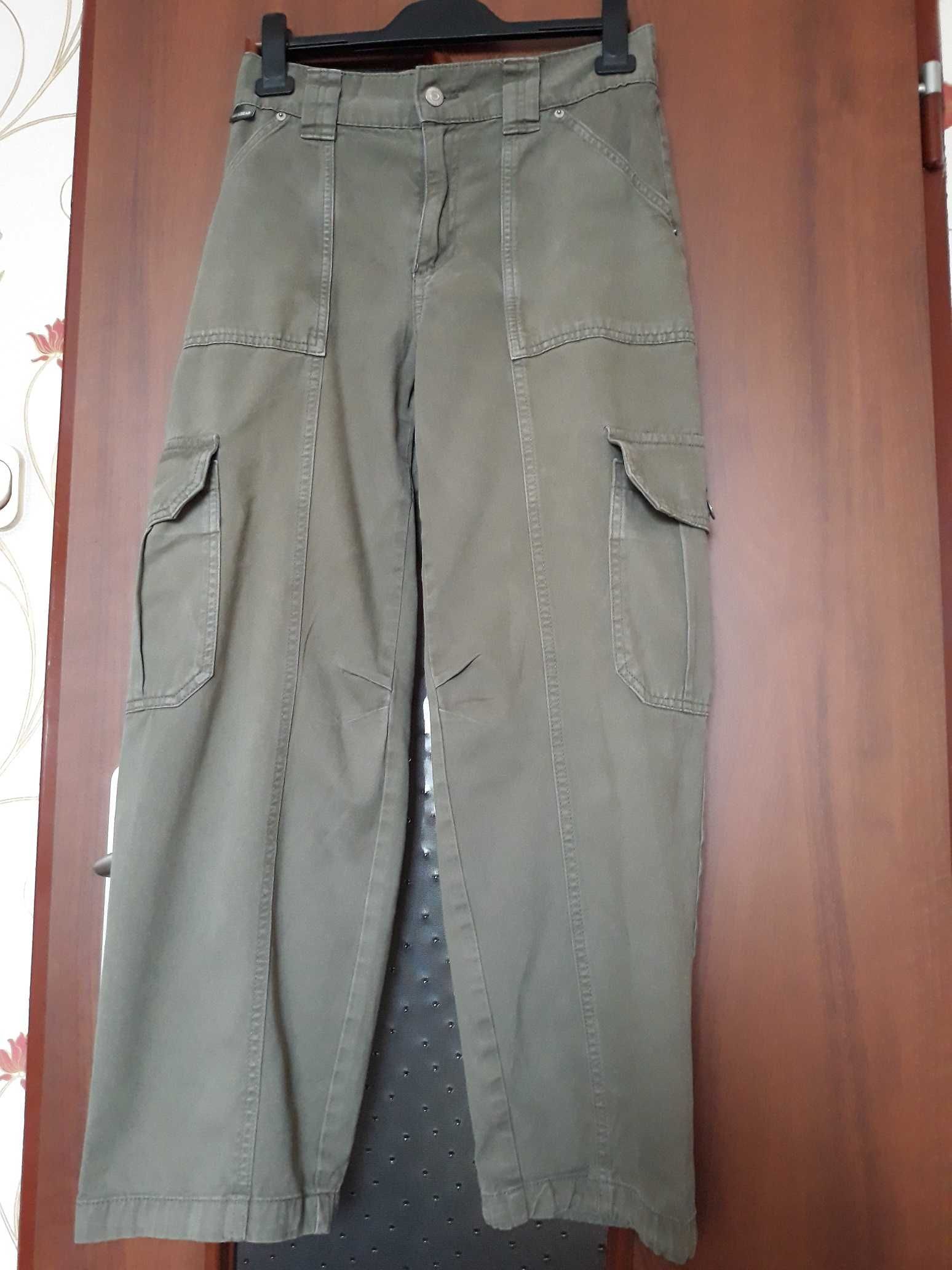 Spodnie bojówki khaki jak nowe Pull&Bear kieszenie oliwkowe r. 36