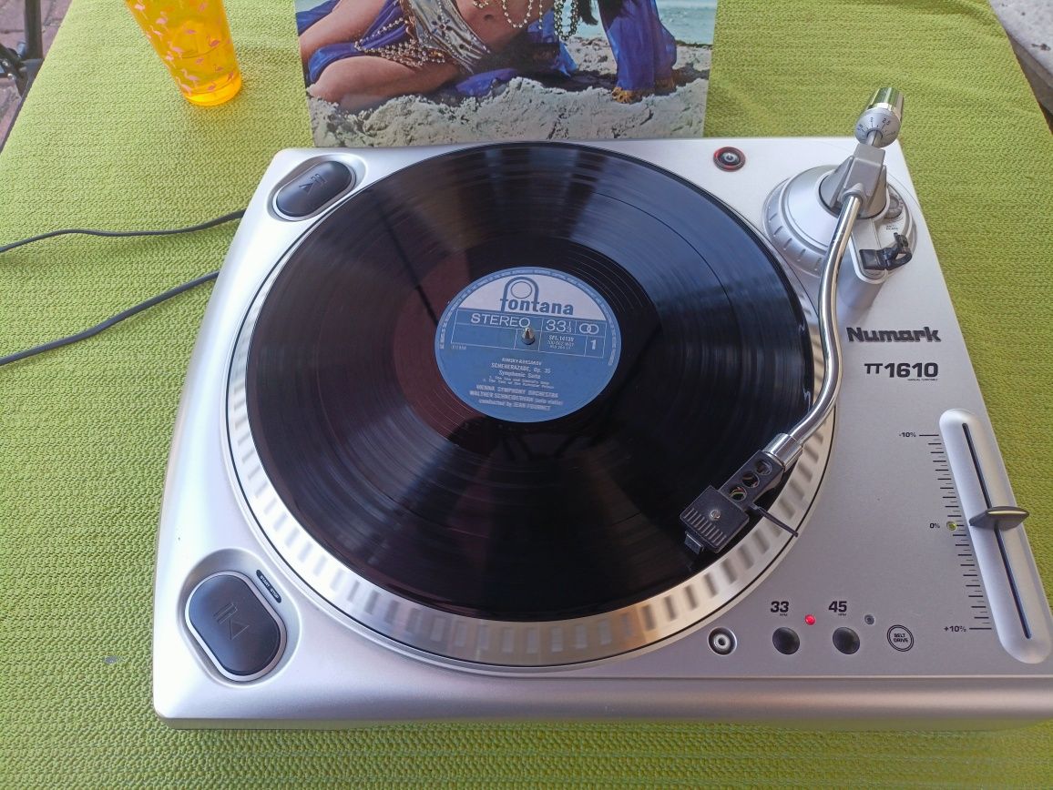 Gramofon Numark TT 1610