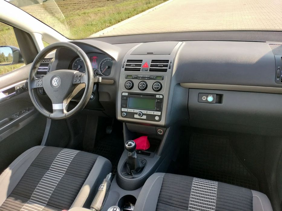 Volkswagen Touran instalacja gazowa Klima 7 Osobowy Koła zima lato możliwość zamiany