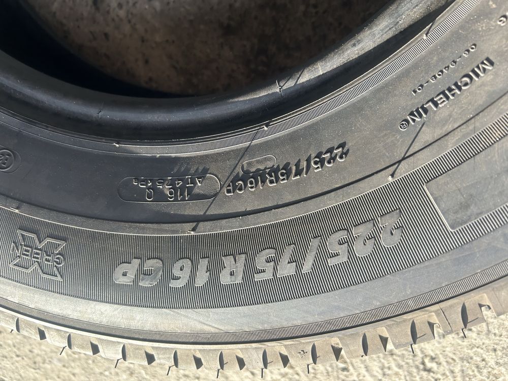 Opony letnie dostawcze 227/75R16C x 2 szt Michelin