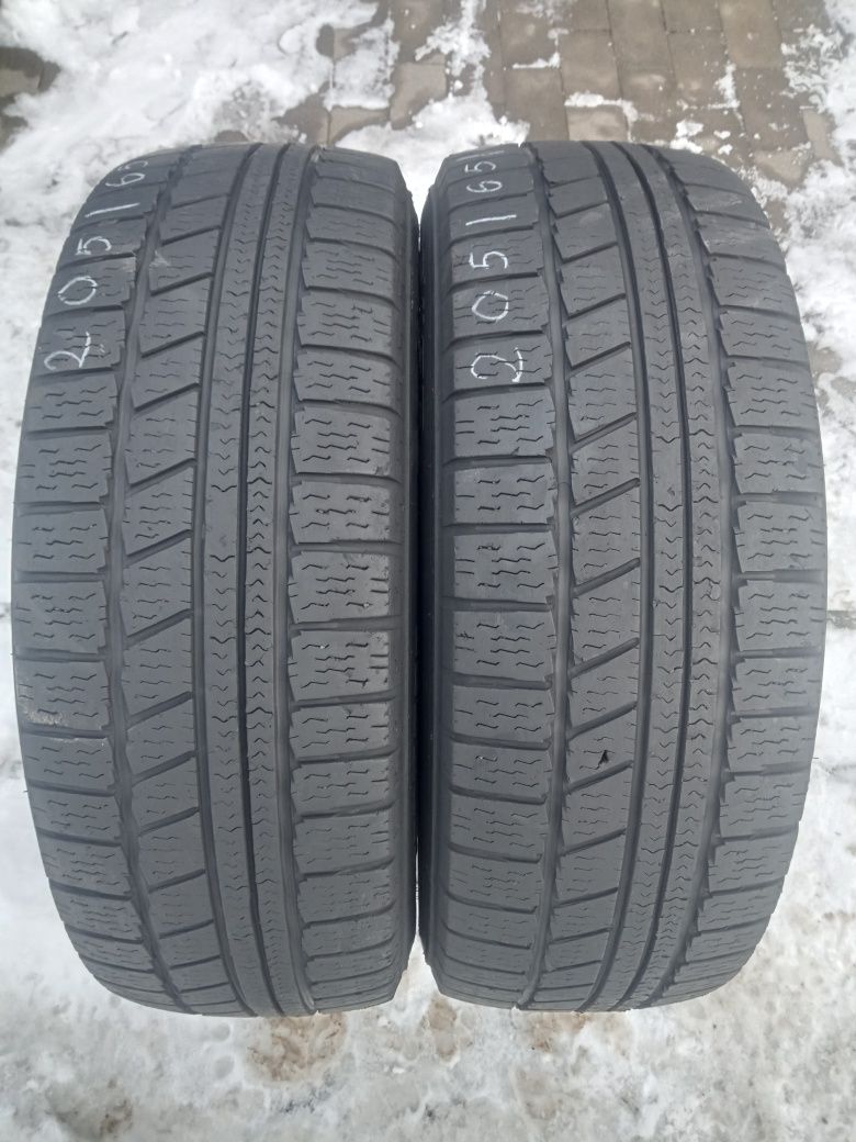 2x Opony Używane Całoroczne 205/65R16C Nokian