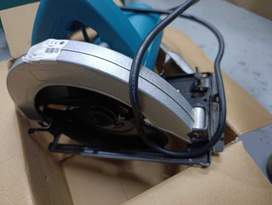 Pilarka krajzega piła tarczowa ręczna do drewna przecinarka USZKODZONA