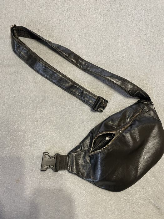 Мужская кожаная бананка