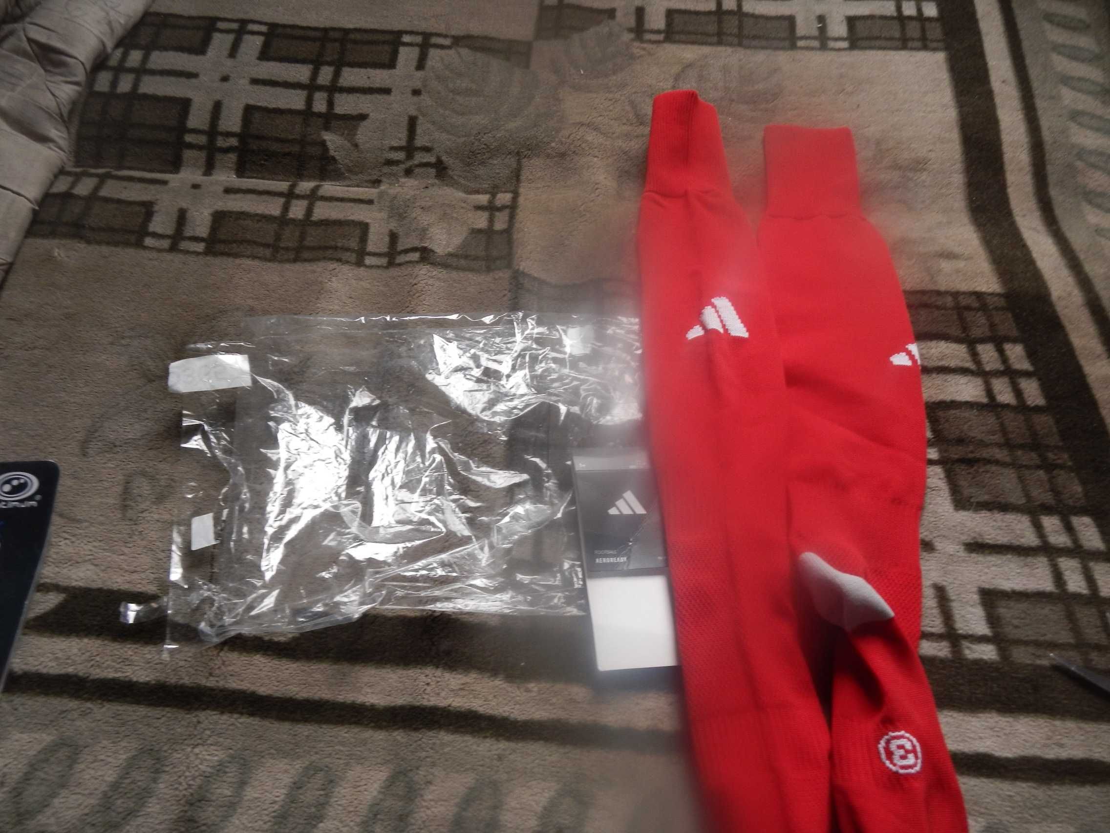 Wyprzedaż-> Getry piłkarskie adidas czerwony rozm. 40-42 ostatnie