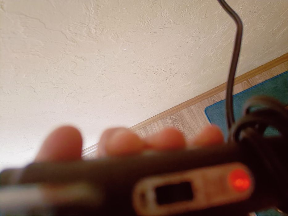 Продам новую плойку. Срочно.