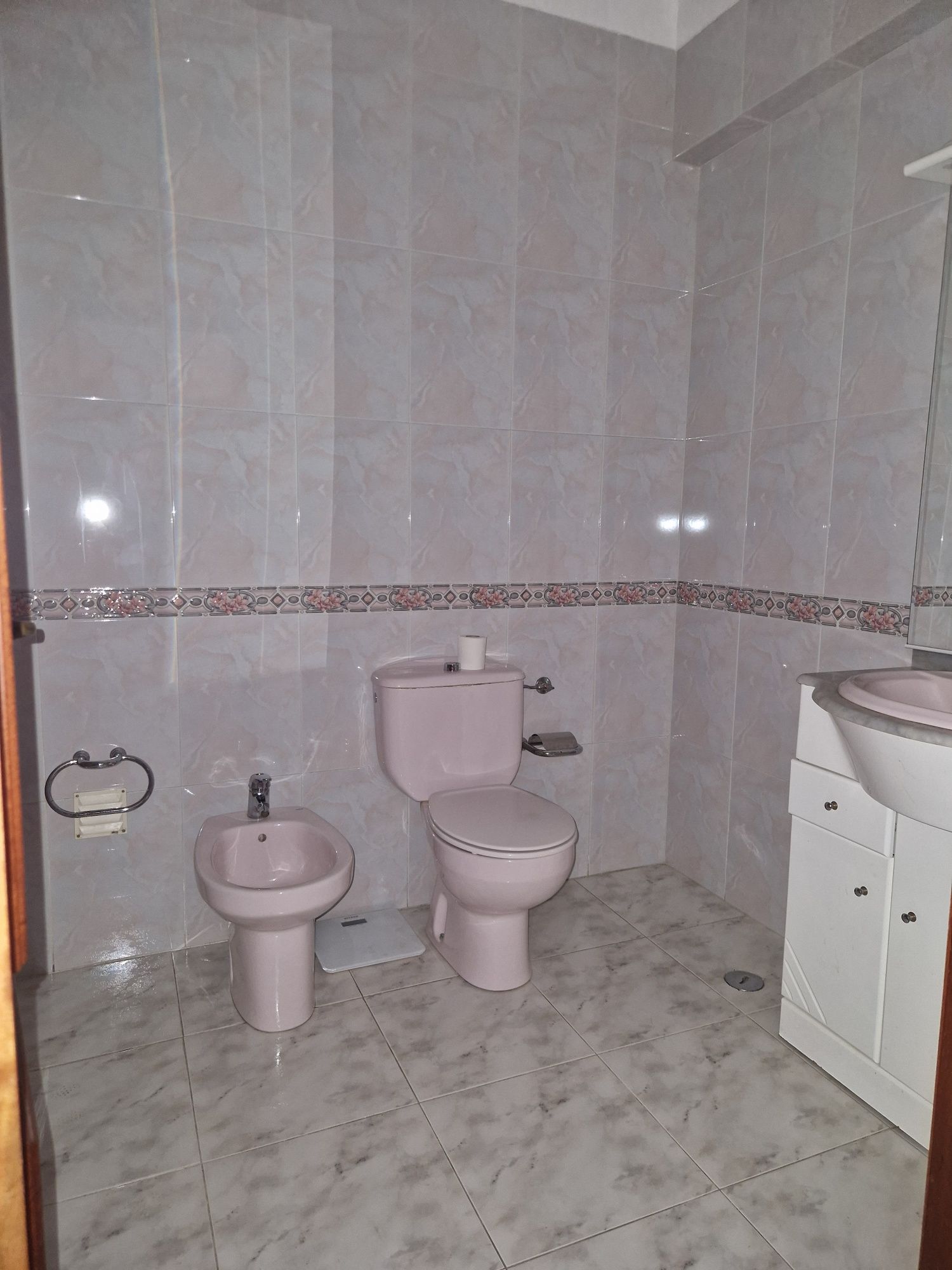 Quarto para arrendar - Samora Correia