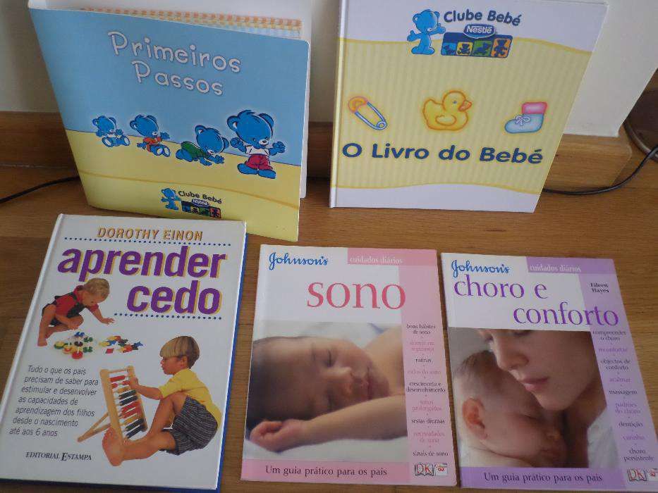 Livro sobre gravidez (um) e Livros sobre bebes (dez) até 3 anos
