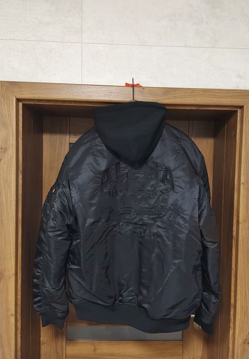 Kurtka bomberka Alpha Industries MA-1 ZH Back EMB czarna rozmiar XL