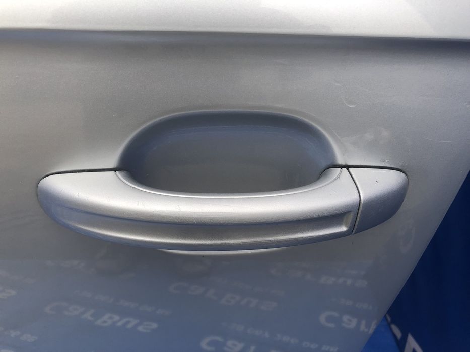 Двері передні ліві Audi  Ауді кю7   Ауди ку7 дверь двери