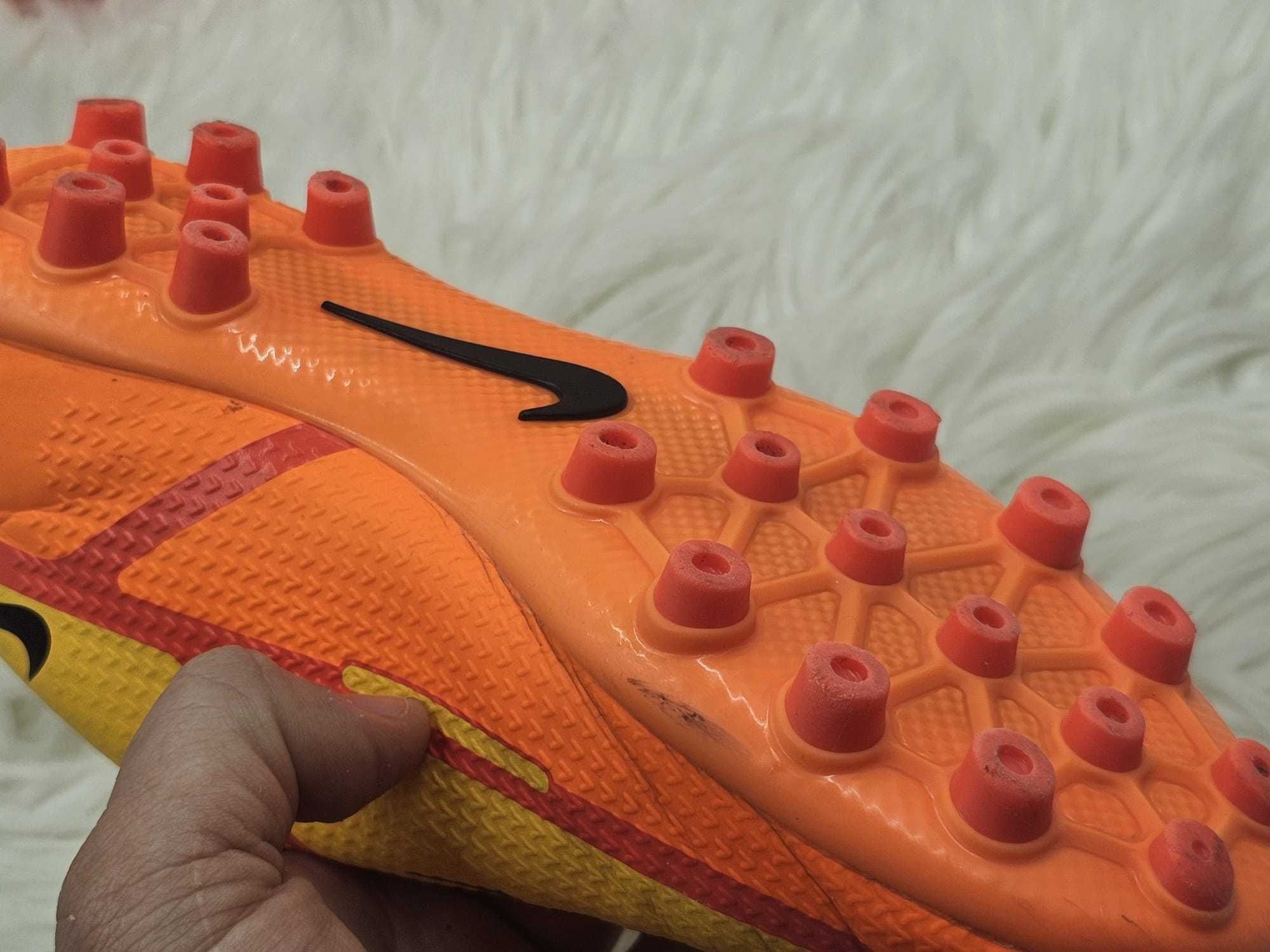 Nike Phantom GT2 Academy buty piłkarskie korki r. 39