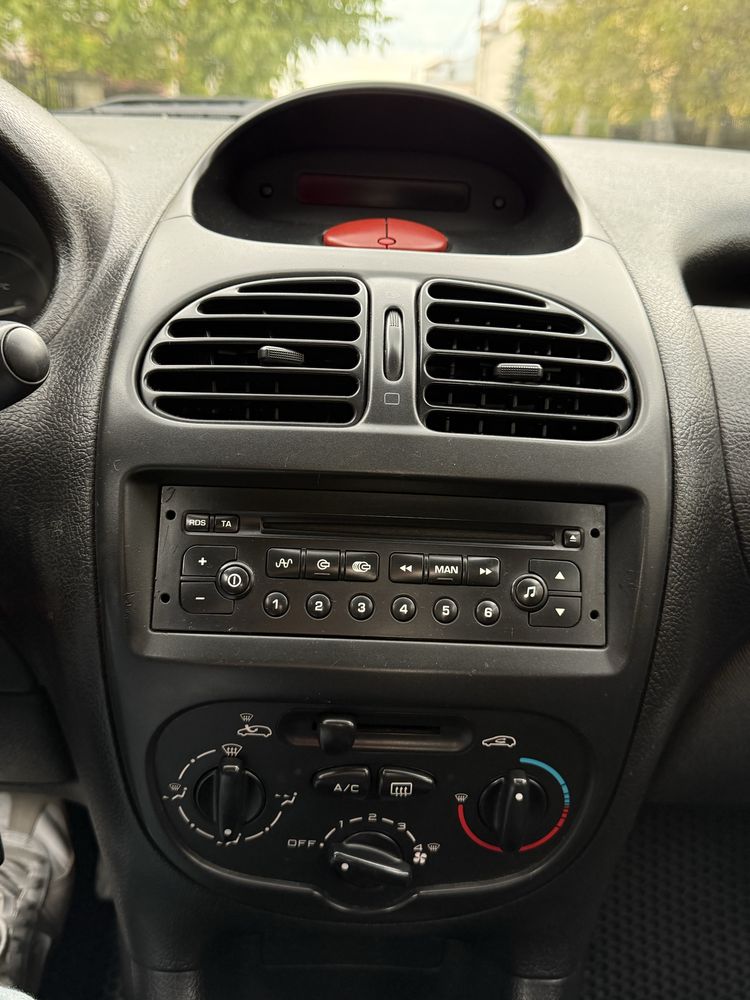 Peugeot 206 2007р. 1.4