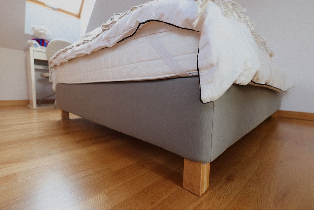 Łóżko IKEA Espevär z materacem Matrand 140x200