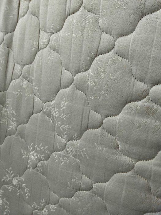 Продам дешево двоспальнмй матрац