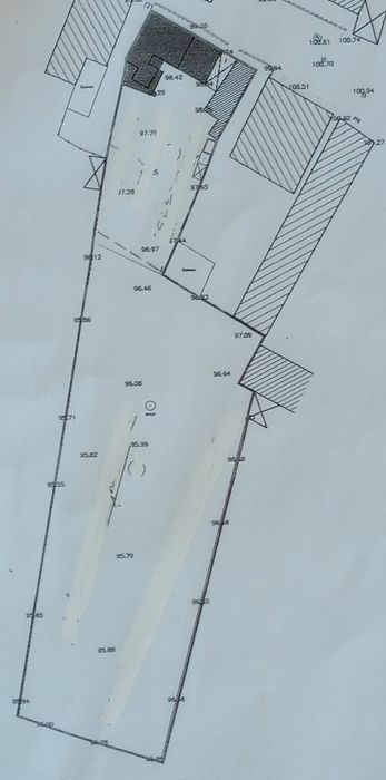Moradia para recuperar e terreno com 2200 m2