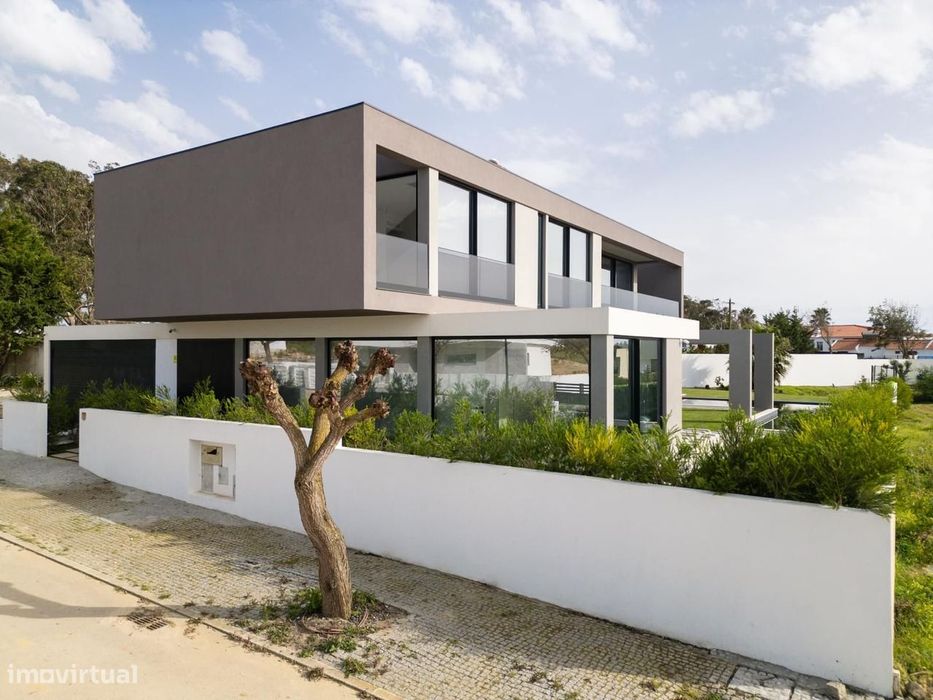 Moradia T3 com estacionamento, Porto Covo, Sines