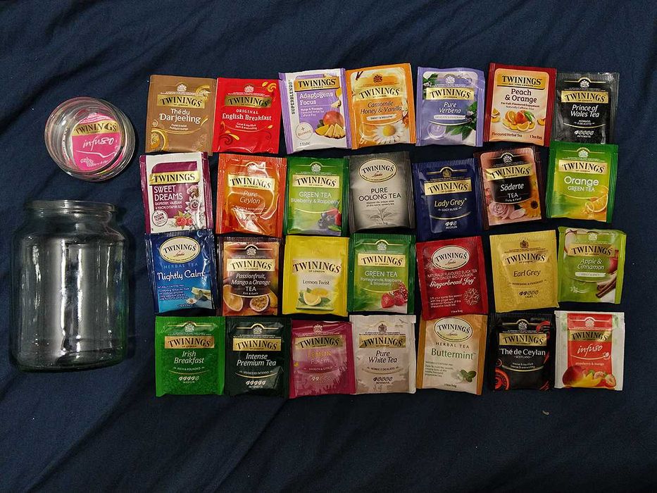 28 kopert z herbatą Twinings w fajnym słoiku :)