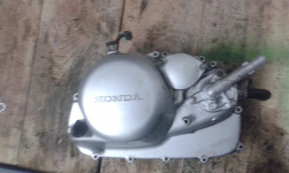 pokrywa pompa wody dekiel silnika Varadero Honda Shadow vt 125 części