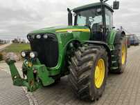 Ciągnik John Deere 8220