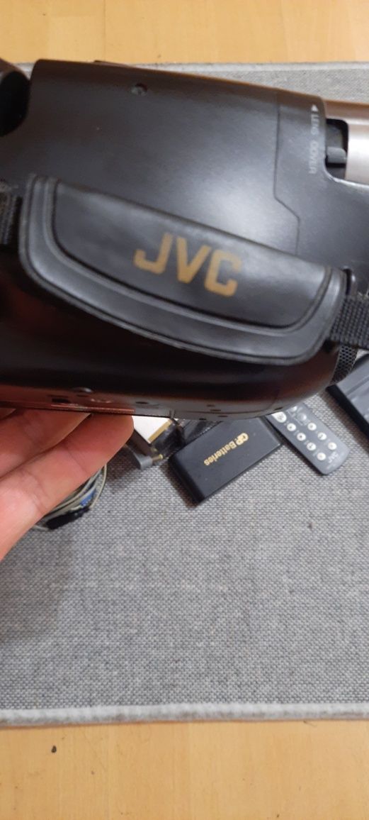 Kamera JVC GR-AX480E