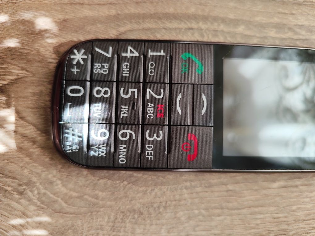 Telefon komórkowy Maxcom MM721 3G bez pleców,