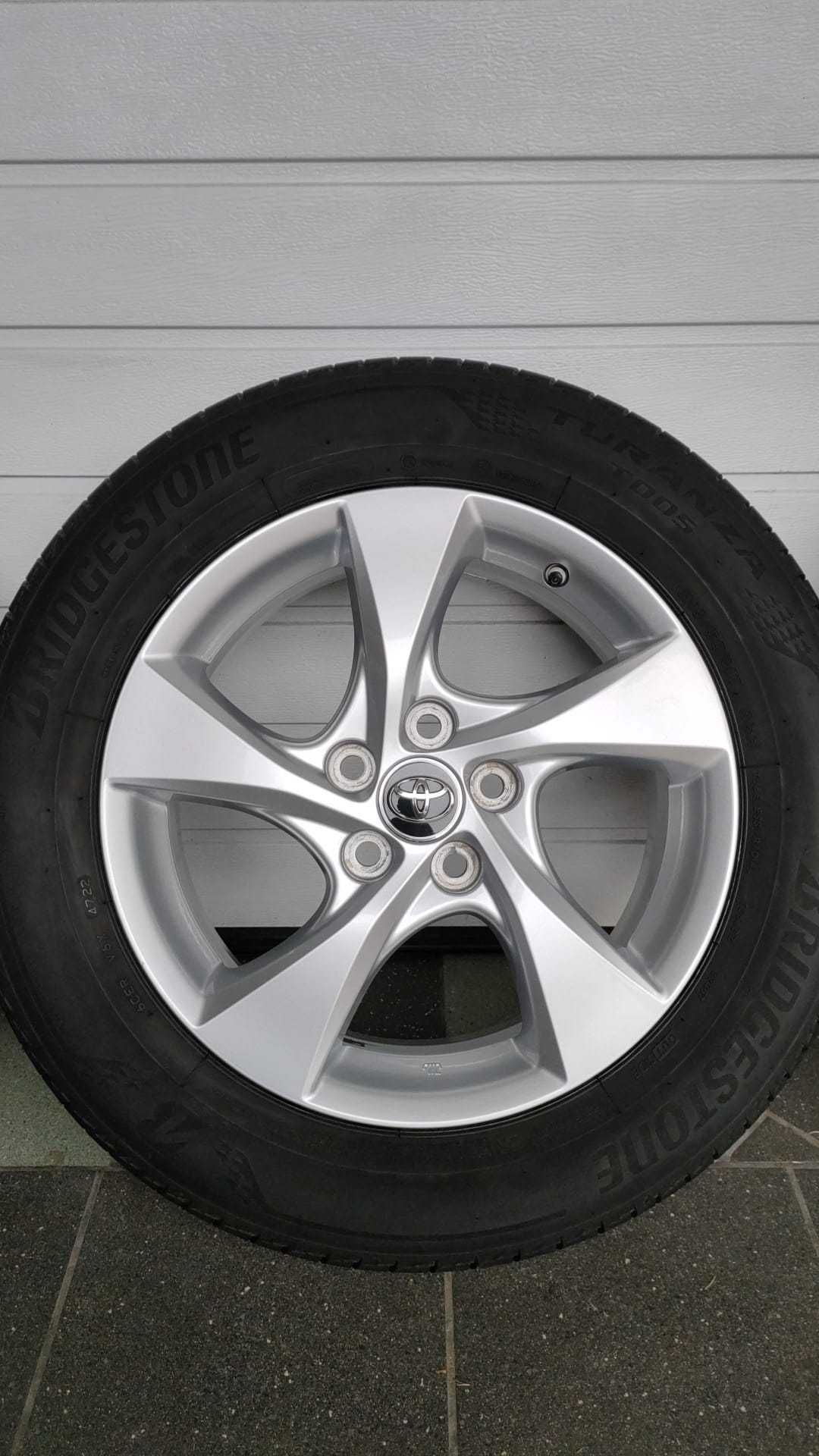 Koła Toyota C-HR Corolla Cross 17"5x114,3 opony lato 215/60/17(OL1602)