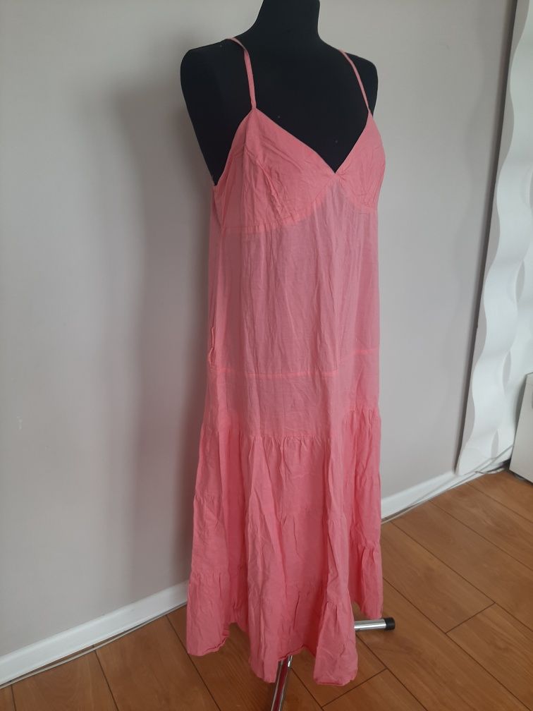 Różowa długa przewiewna bawełniana sukienka na ramiączkach 40-42