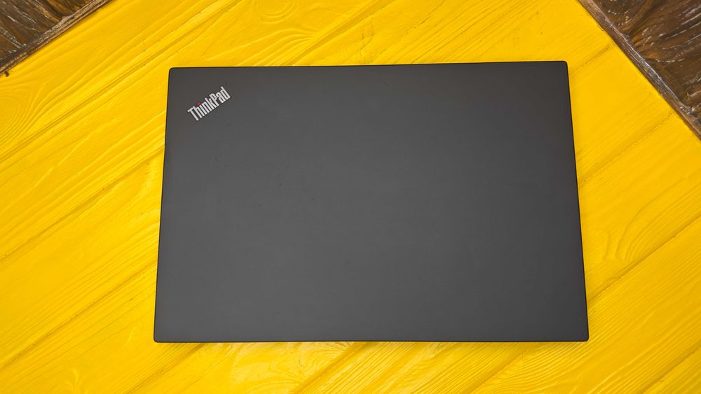 Потужний Офісний Ноутбук з Сенсорним Екраном Lenovo Thinkpad T590